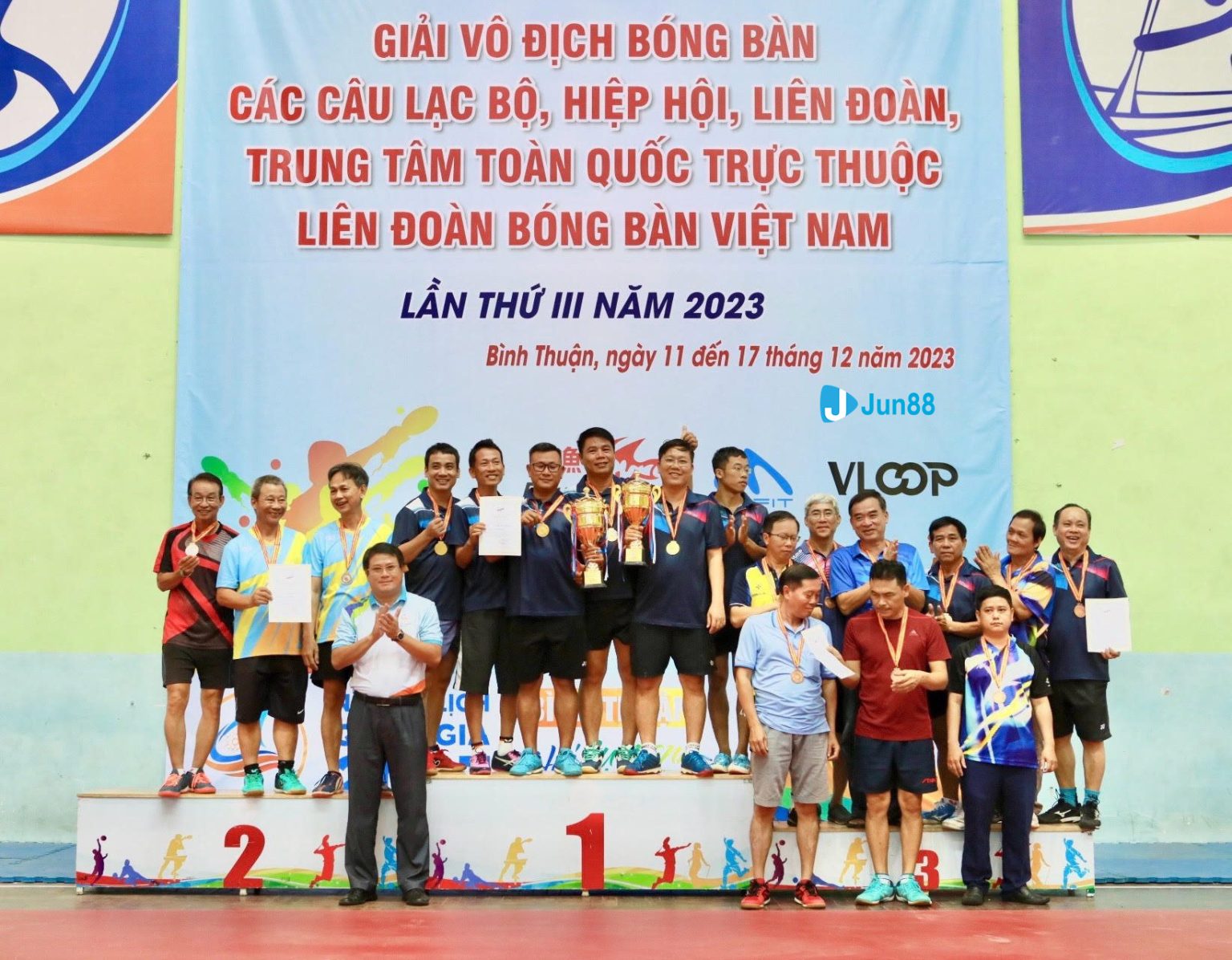 Trao Giải vô địch bóng bàn các Câu lạc bộ