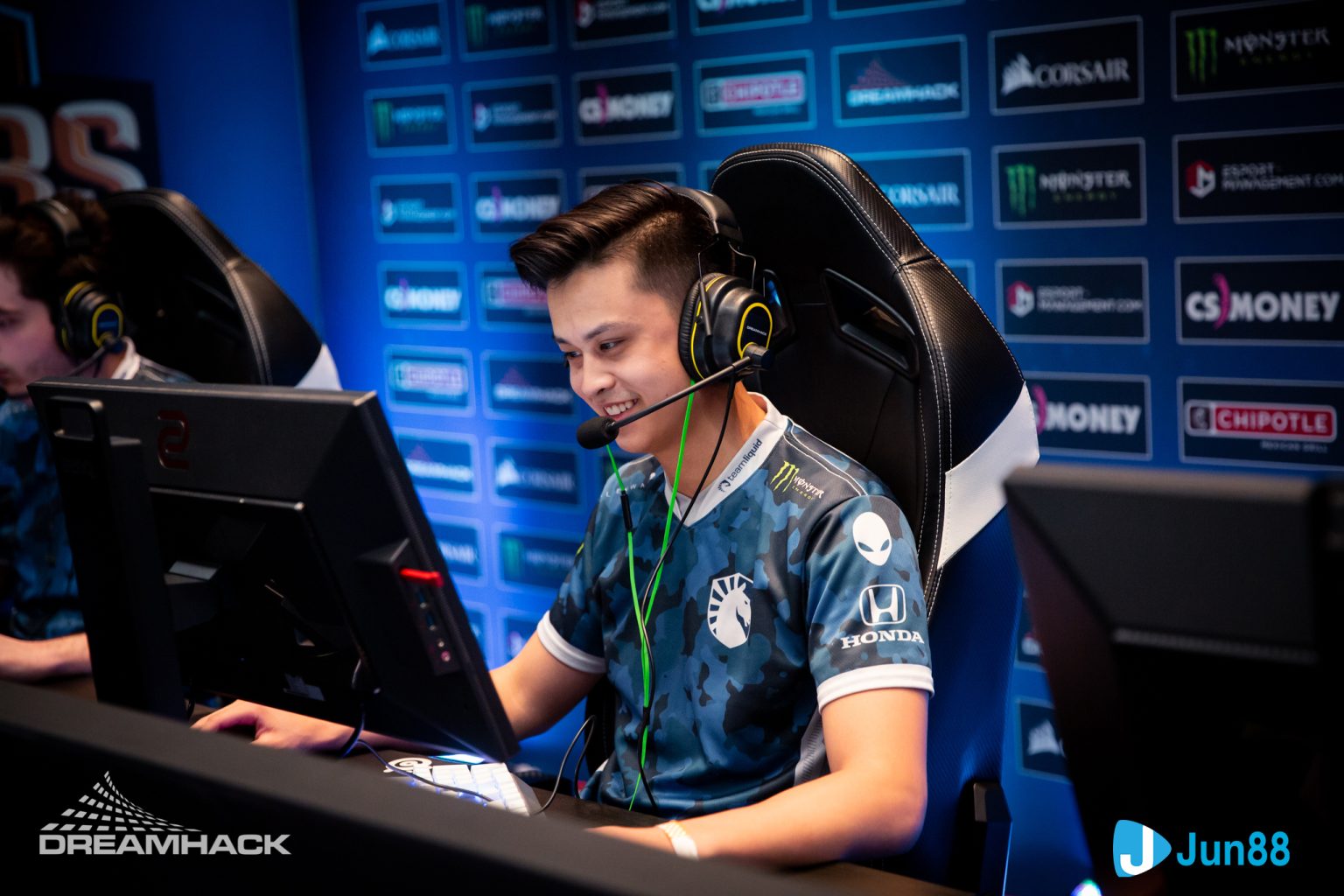 Tuyển thủ CS:GO Stewie2k chuyển sang Valorant